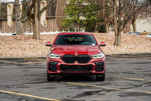 2023 BMW X6 xDrive40i