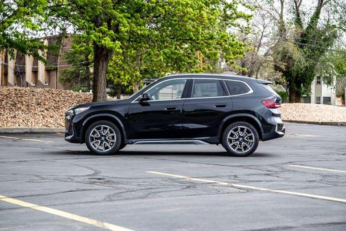 Black Sapphire Metallic 2026 BMW X1 xDrive28i