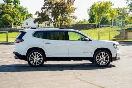 2025 GMC Acadia Denali