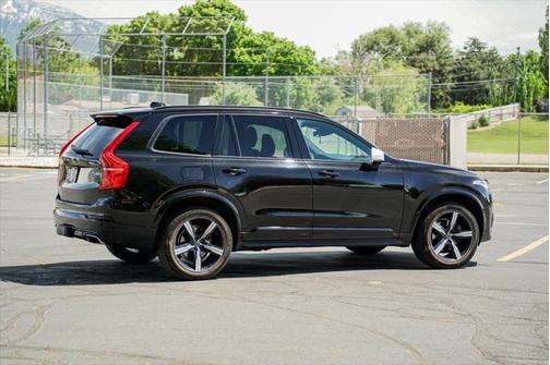 2019 Volvo XC90 T6 R-Design