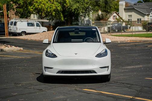 2022 Tesla Model Y Long Range Dual Motor All-Wheel Drive
