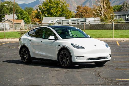 2022 Tesla Model Y Long Range Dual Motor All-Wheel Drive