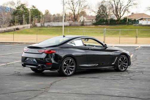 2022 INFINITI Q60 LUXE AWD