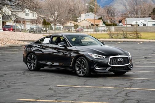 2022 INFINITI Q60 LUXE AWD