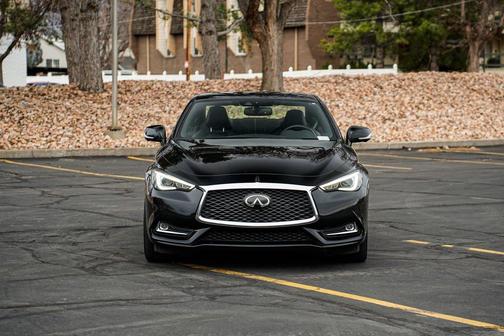 2022 INFINITI Q60 LUXE AWD