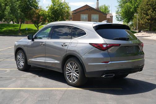 Liquid Carbon Metallic 2022 Acura MDX Advance Package
