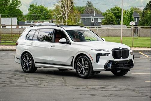 2025 BMW X7 xDrive40i