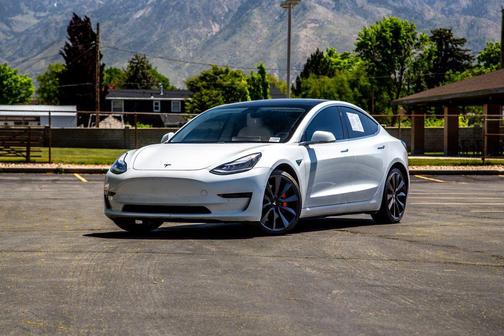 Pearl White Multi-Coat 2020 Tesla Model 3 Performance