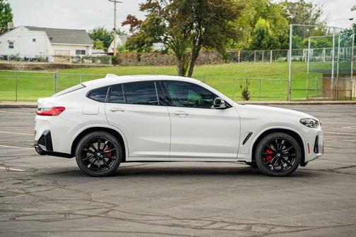 2023 BMW X4 M40i