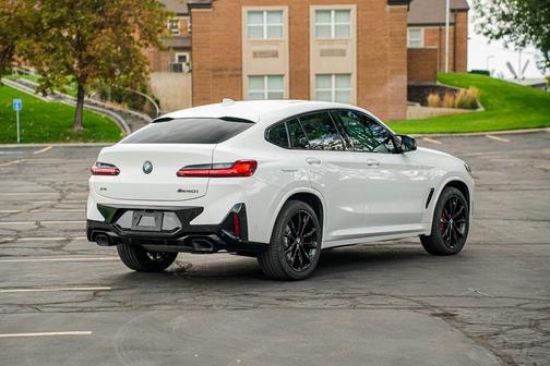 2023 BMW X4 M40i