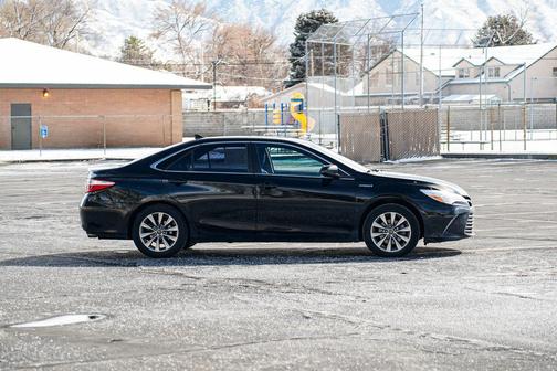 2017 Toyota Camry Hybrid XLE