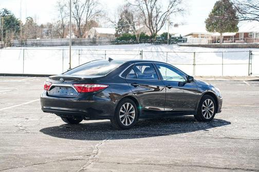 2017 Toyota Camry Hybrid XLE
