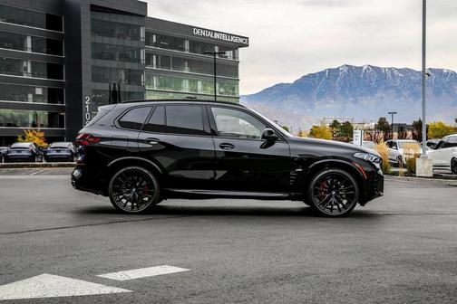 2026 BMW X5 M60i