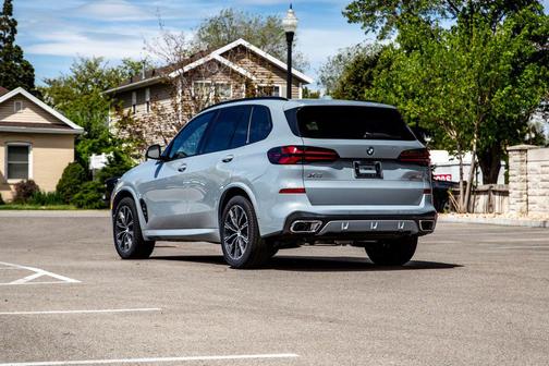 Grey 2026 BMW X5 xDrive40i