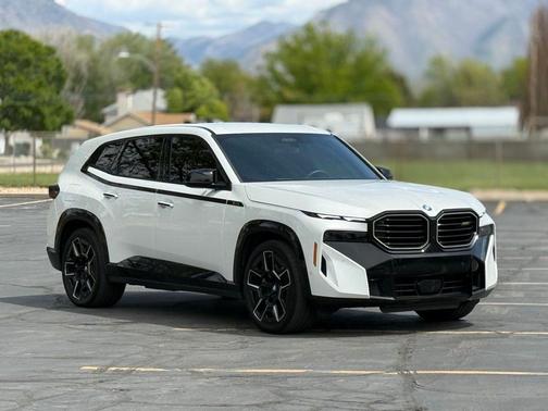 Mineral White Metallic 2025 BMW XM Base
