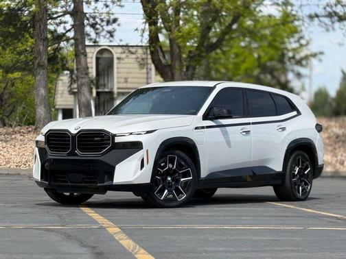 Mineral White Metallic 2025 BMW XM Base