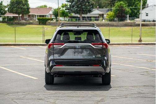 2020 Toyota RAV4 Hybrid SE