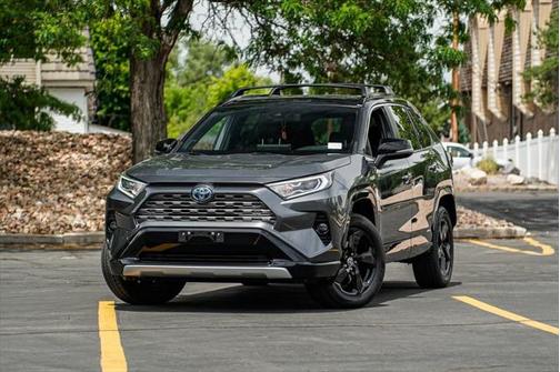 2020 Toyota RAV4 Hybrid SE