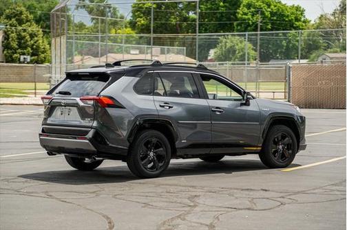 2020 Toyota RAV4 Hybrid SE