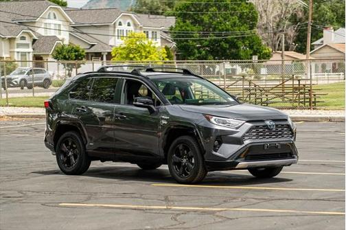 2020 Toyota RAV4 Hybrid SE