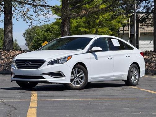 Quartz White Pearl 2017 Hyundai SONATA SE