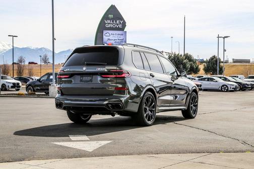 2026 BMW X7 M60i