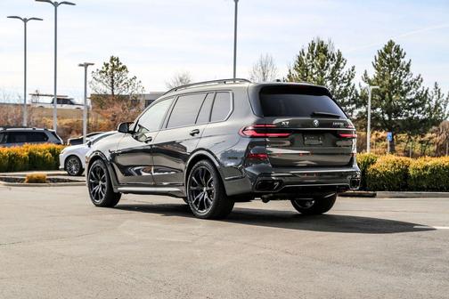 2026 BMW X7 M60i