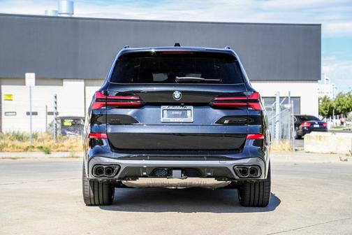 2026 BMW X5 M60i