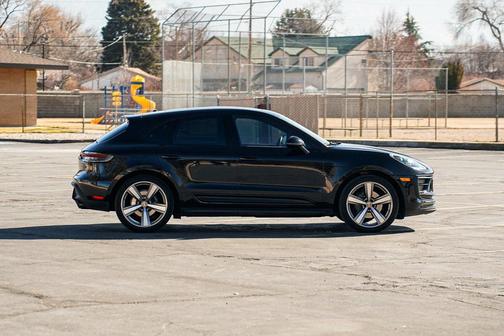 2024 Porsche Macan Base