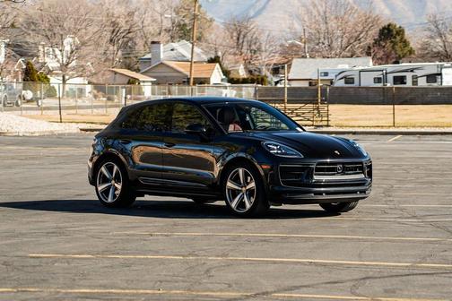 2024 Porsche Macan Base