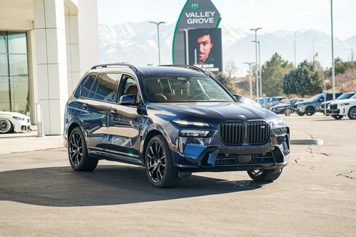 2025 BMW X7 M60i