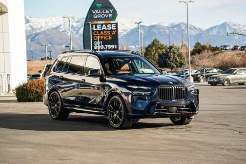 2025 BMW X7 M60i