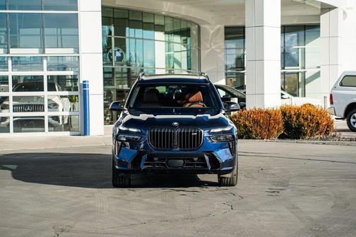 Tanzanite Blue II Metallic 2025 BMW X7 M60i