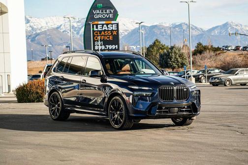 2025 BMW X7 M60i