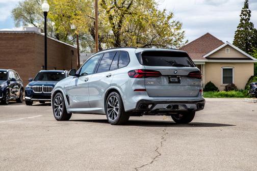 Brooklyn Grey Metallic 2026 BMW X5 PHEV xDrive50e
