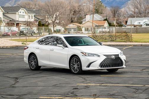 2022 Lexus ES 250 Base
