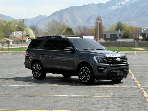 Magnetic Metallic 2019 Ford Expedition Limited