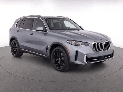 Gray Metallic 2024 BMW X5 xDrive40i