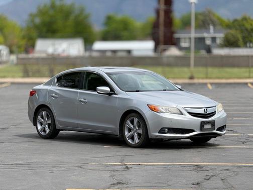 Bellanova White Pearl 2013 Acura ILX 2.0L w/Premium Package