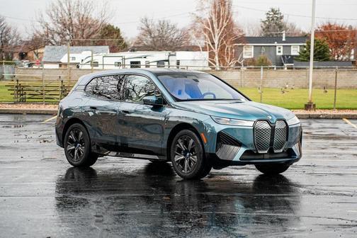 2025 BMW iX xDrive50