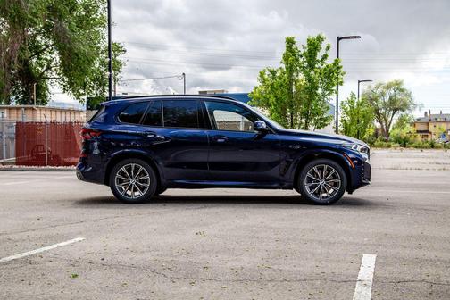 Tanzanite Blue II Metallic 2026 BMW X5 xDrive40i