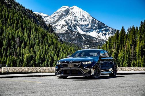 Black Sapphire Metallic 2026 BMW M5 Base