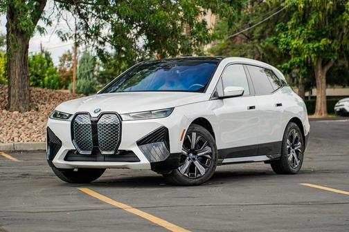 2025 BMW iX xDrive50