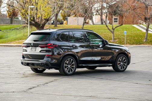 2024 BMW X5 M60i