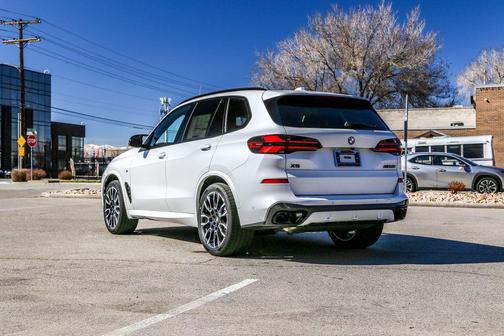 2026 BMW X5 M60i