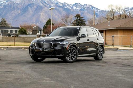 Black Sapphire Metallic 2026 BMW X5 PHEV xDrive50e