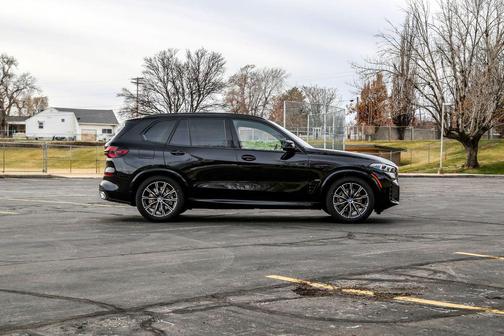 Black Sapphire Metallic 2026 BMW X5 PHEV xDrive50e