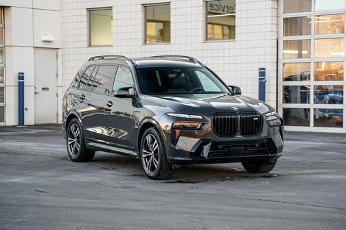 2025 BMW X7 M60i