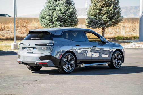 2025 BMW iX xDrive50