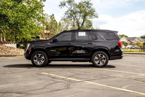 Onyx Black 2025 GMC Yukon 4WD AT4 Ultimate